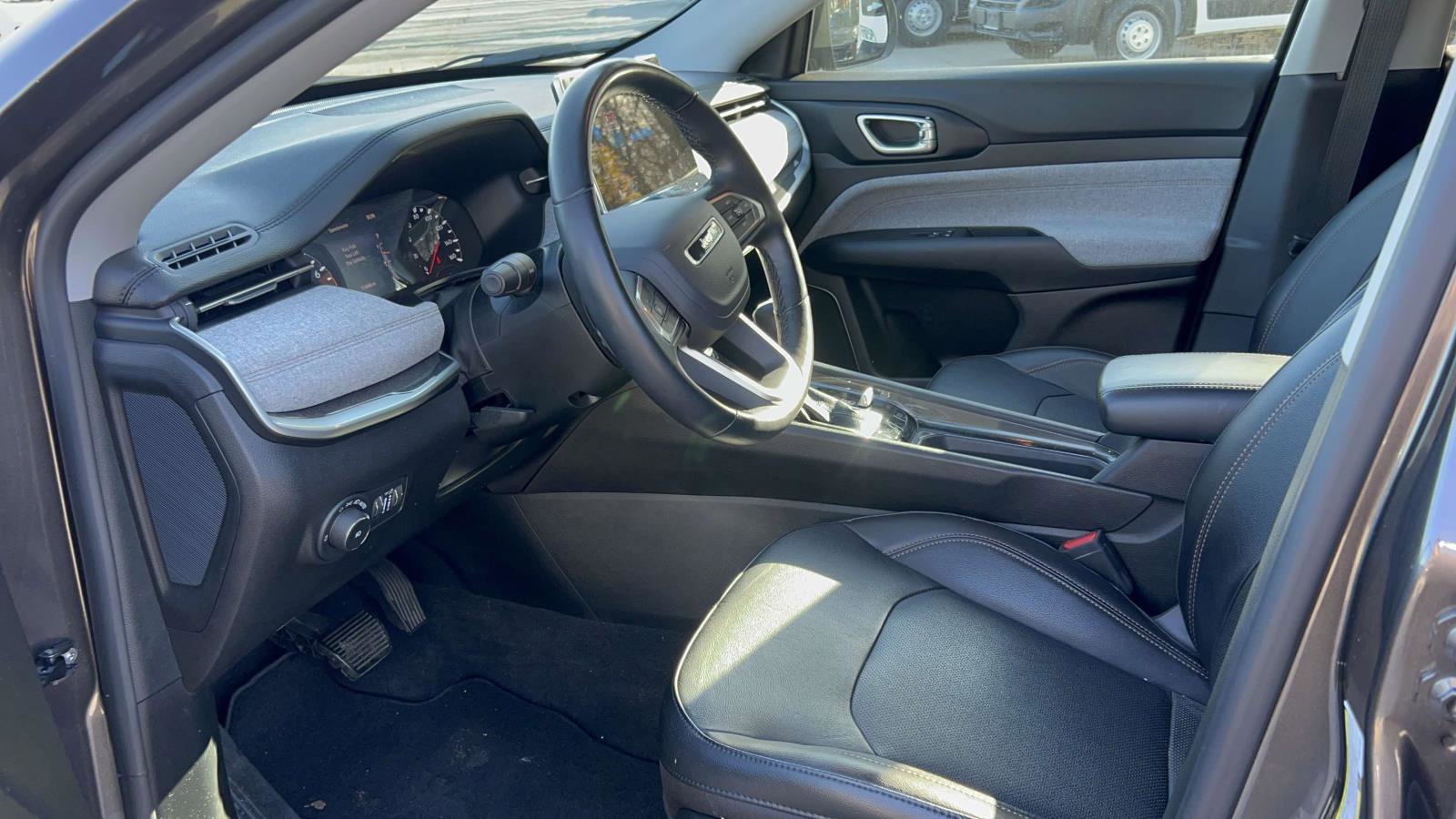 Used 2022 Jeep Compass Latitude AWD/4WD image 29