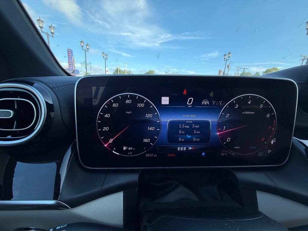 Used 2023 Mercedes-Benz GLC 300 4MATIC image 12