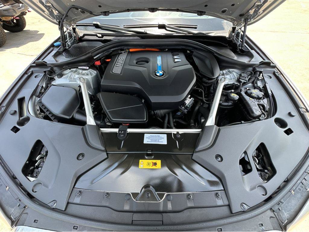 Used 2019 BMW 530e w/ Premium Package RWD image 42