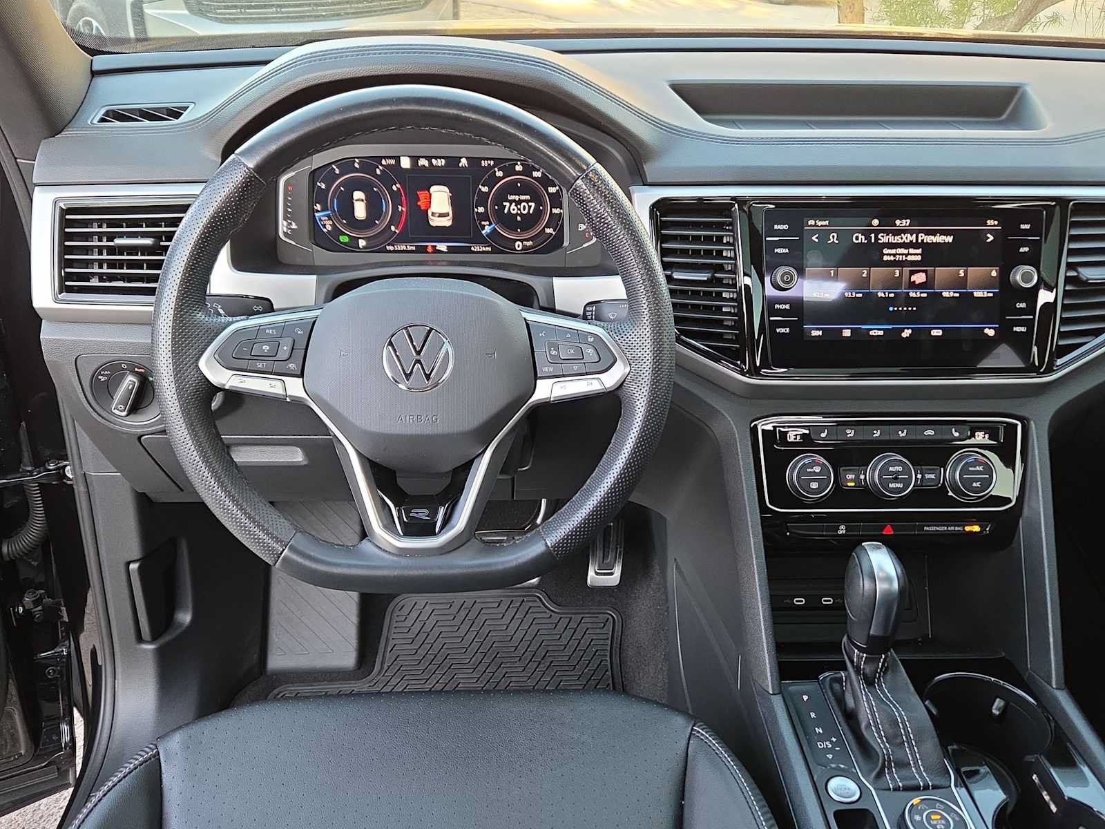 Used 2023 Volkswagen Atlas Cross Sport SEL R-Line AWD/4WD image 14