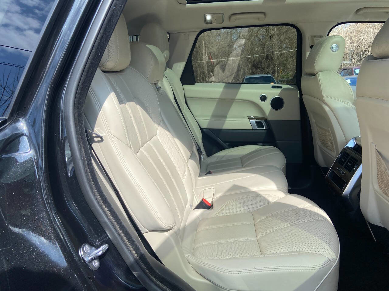 Used 2017 Land Rover Range Rover Sport HSE image 20