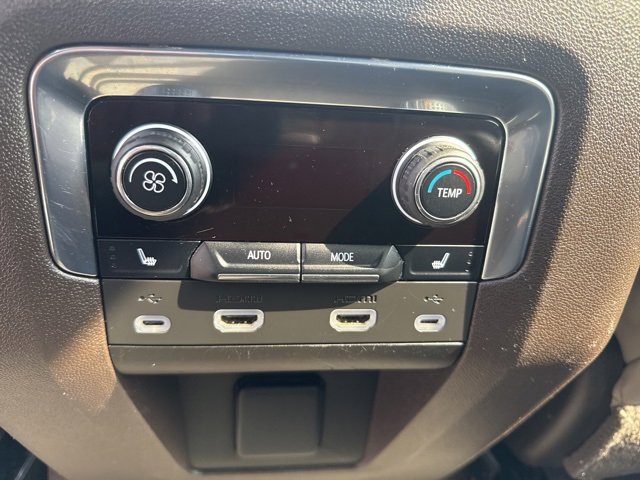 Used 2021 Chevrolet Suburban LT w/ LT Signature Package image 23