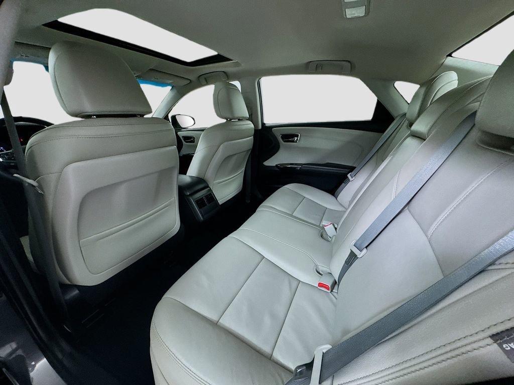 Used 2018 Toyota Avalon XLE Premium w/ Carpet Mat Package image 22