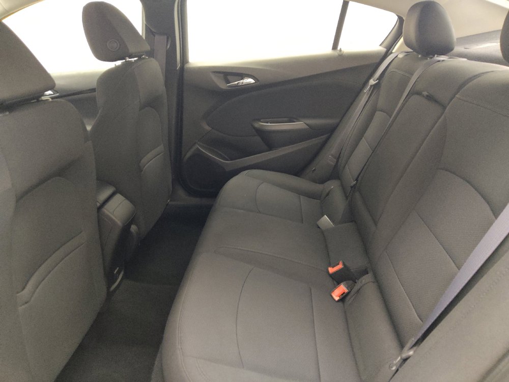 Used 2017 Chevrolet Cruze LT FWD image 18