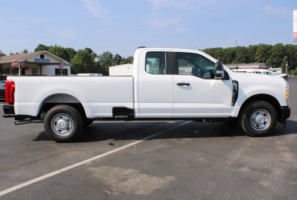 Used 2025 Ford F250 XL image 7