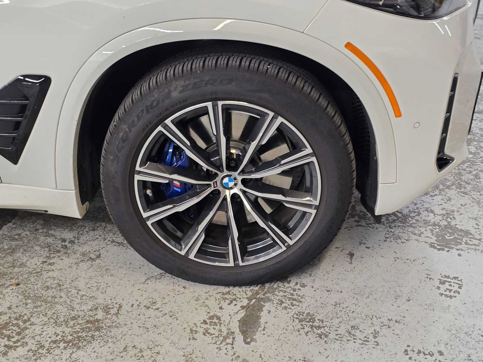 Used 2026 BMW X5 xDrive50e w/ M Sport Package AWD/4WD image 10