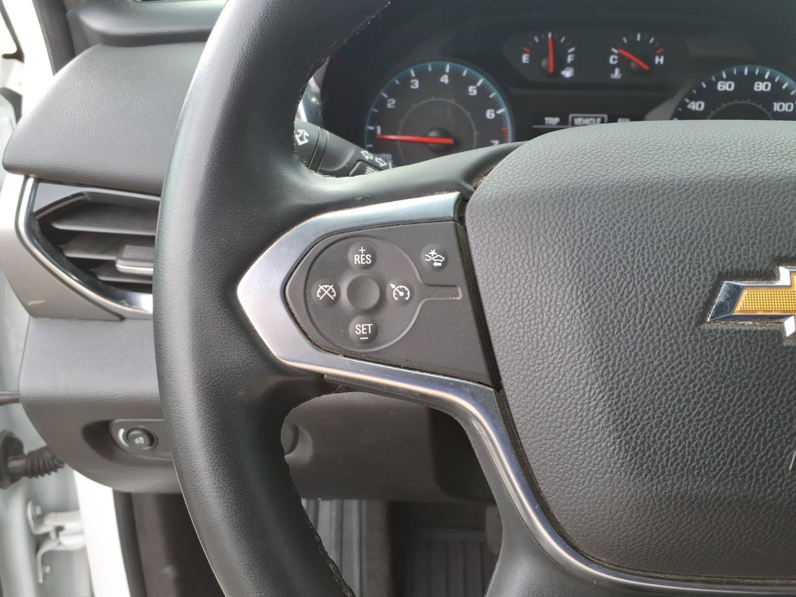 Used 2023 Chevrolet Traverse LT FWD image 9