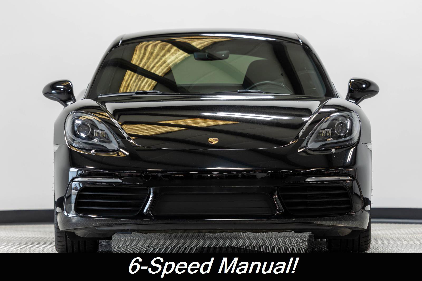 Used 2018 Porsche 718 Cayman RWD image 2