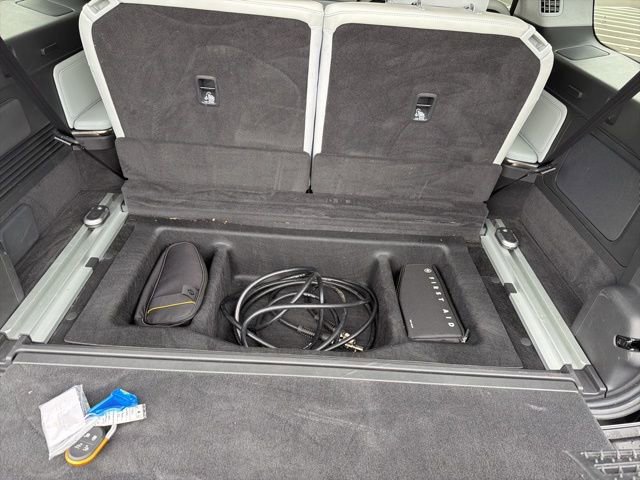 Used 2024 Rivian R1S Adventure image 19