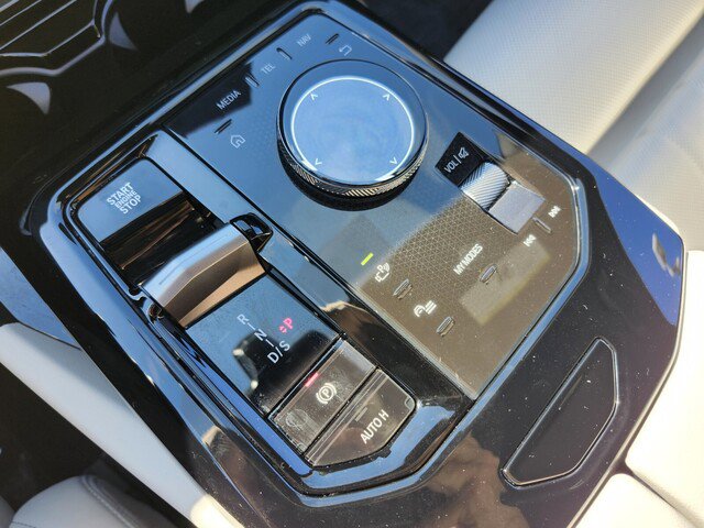 Certified 2026 BMW 530i xDrive w/ M Sport Package image 37