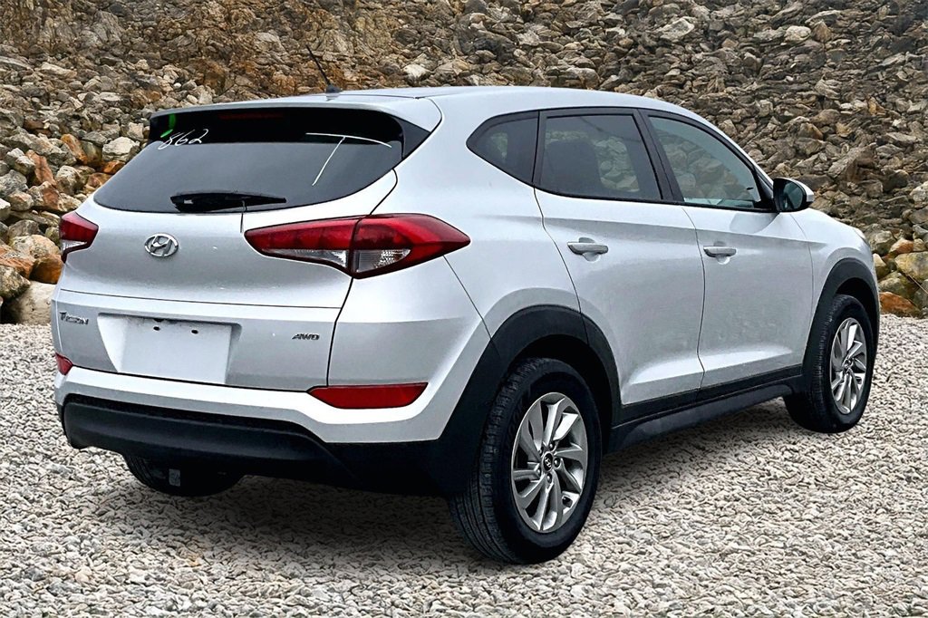 Used 2018 Hyundai Tucson SE image 2