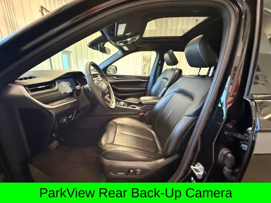 Used 2025 Jeep Grand Cherokee L Limited image 11