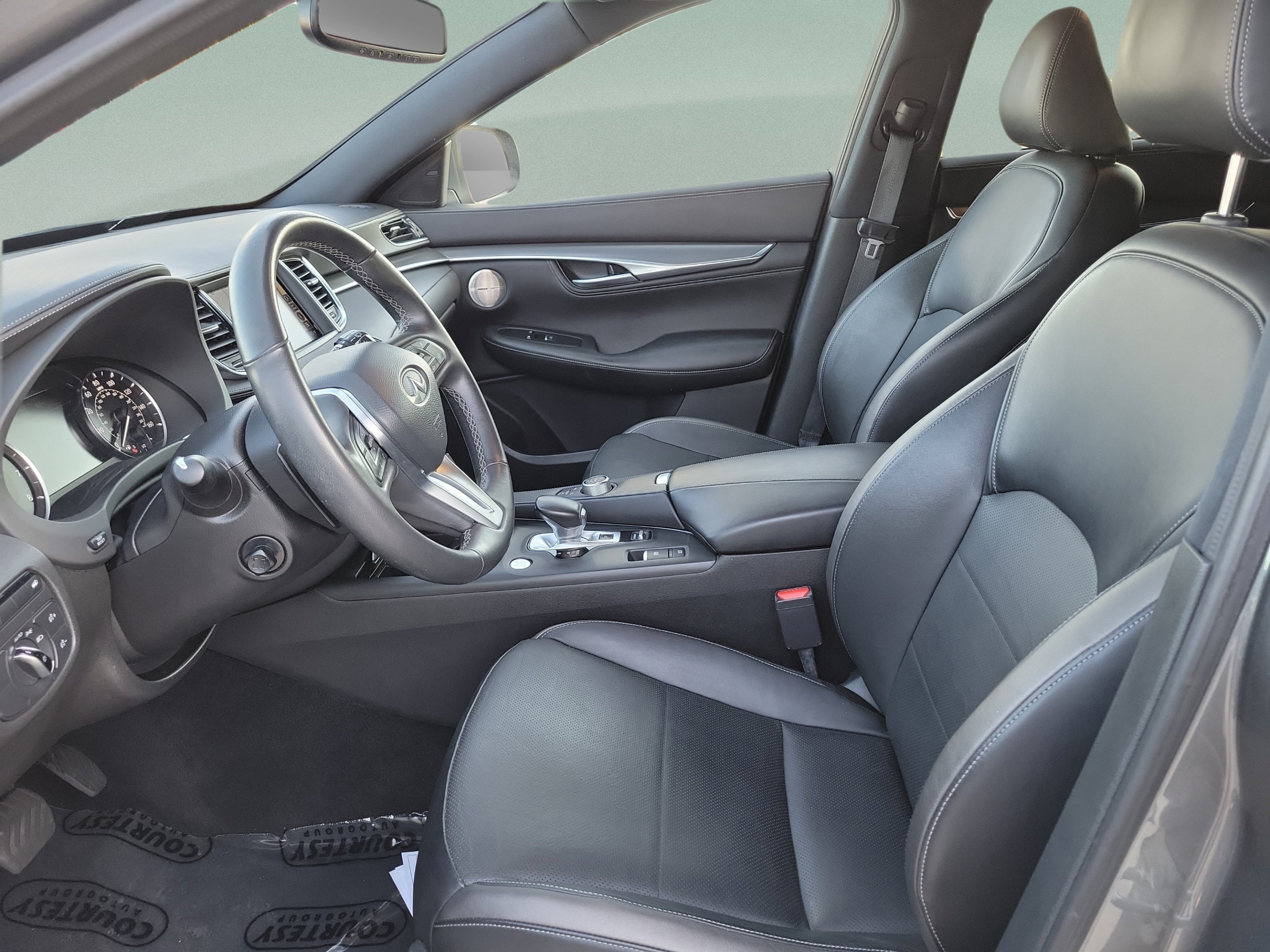 Used 2023 INFINITI QX55 Essential AWD/4WD image 16