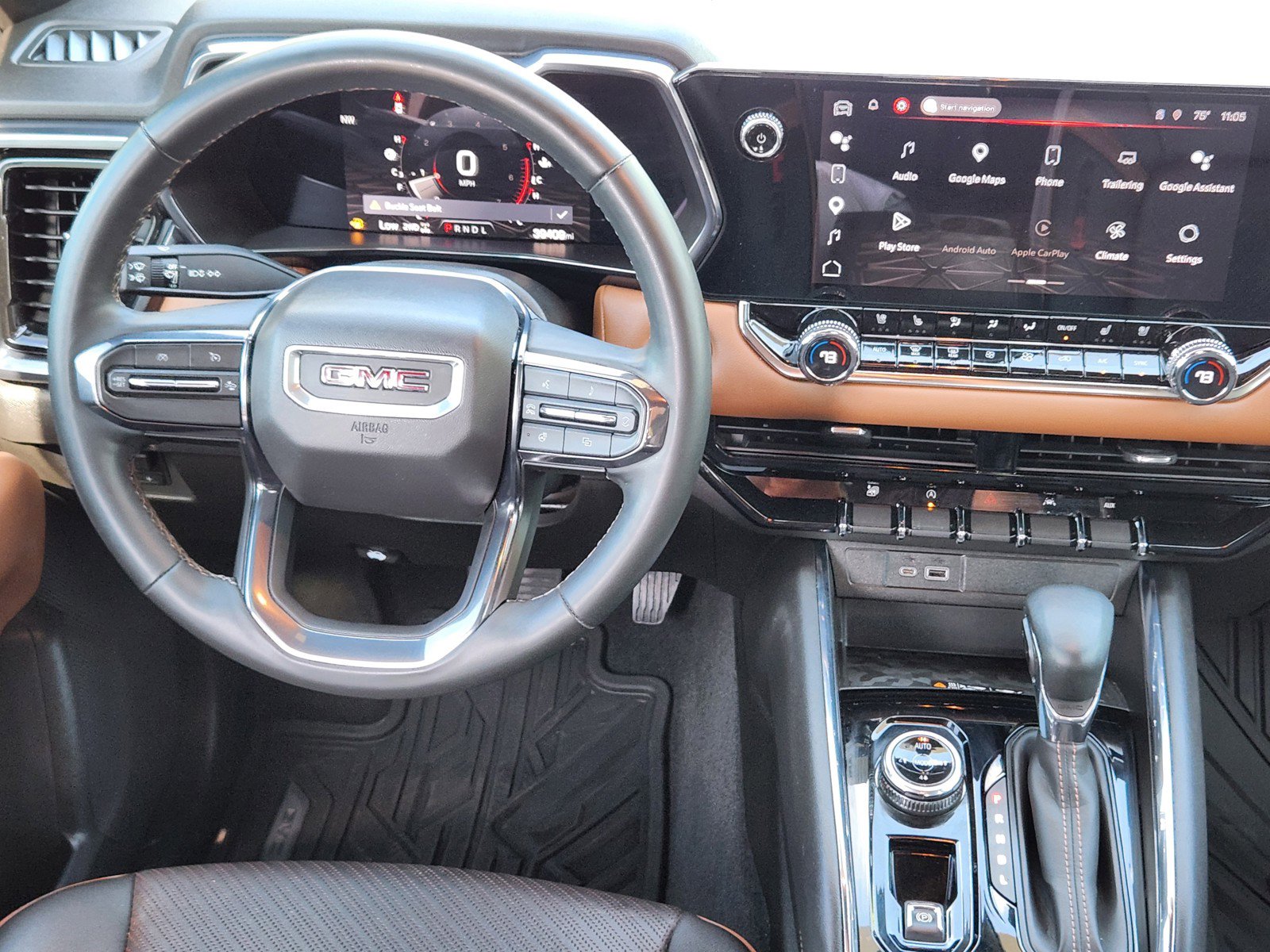 Used 2023 GMC Canyon AT4 w/ AT4 Premium Package image 9