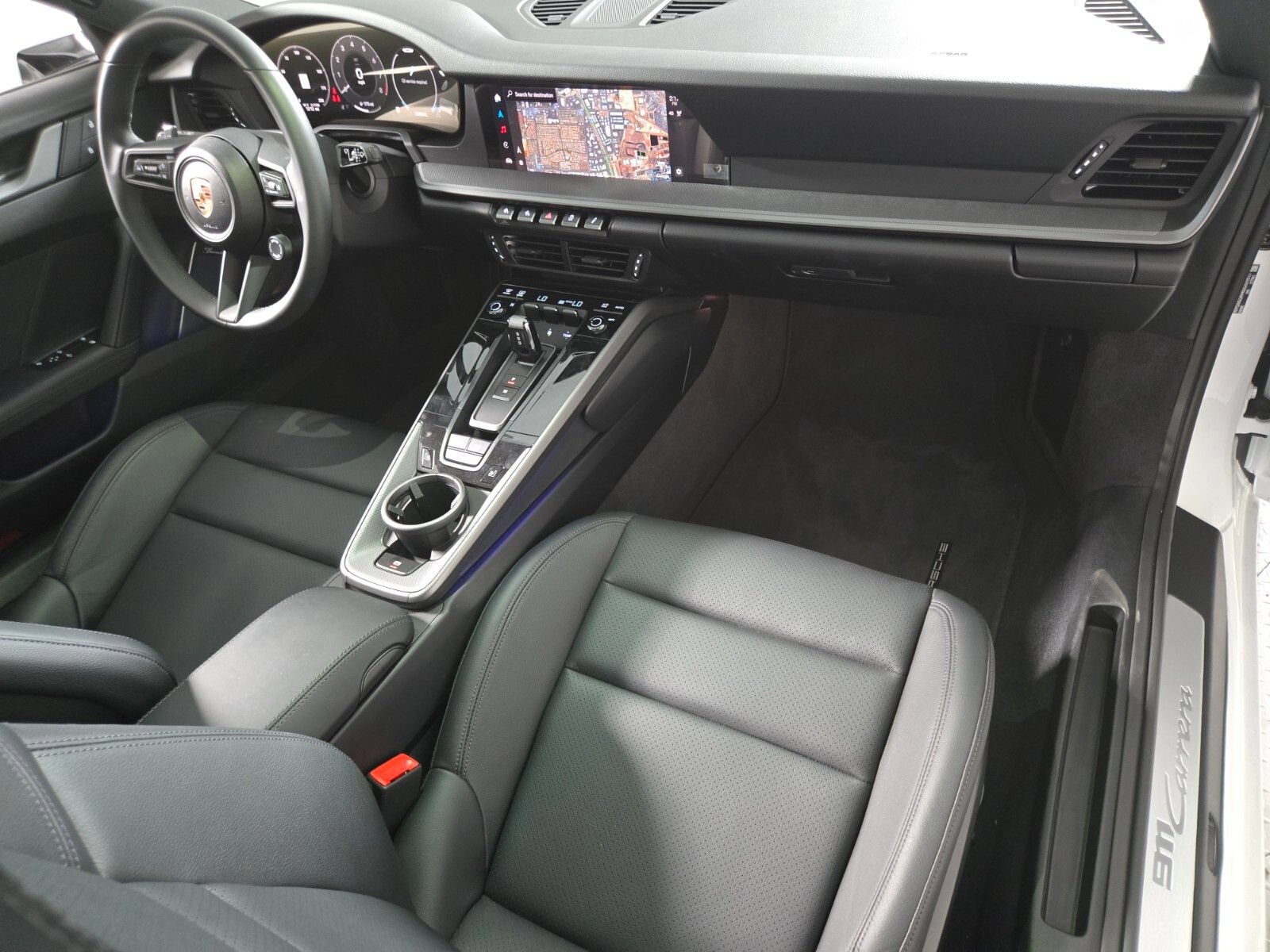 Used 2025 Porsche 911 Carrera RWD image 17