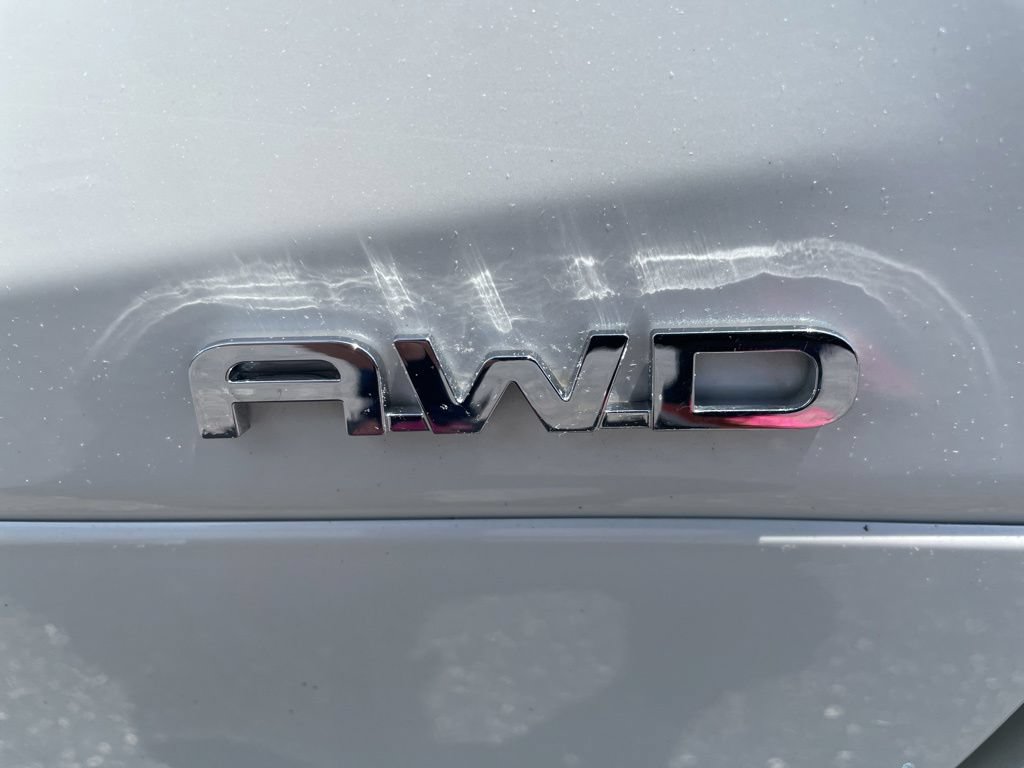 Used 2021 Toyota Highlander XLE AWD/4WD image 12