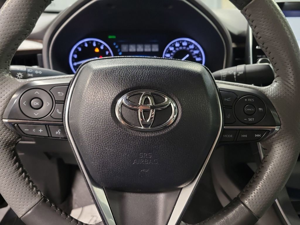 Used 2019 Toyota Avalon Limited image 18