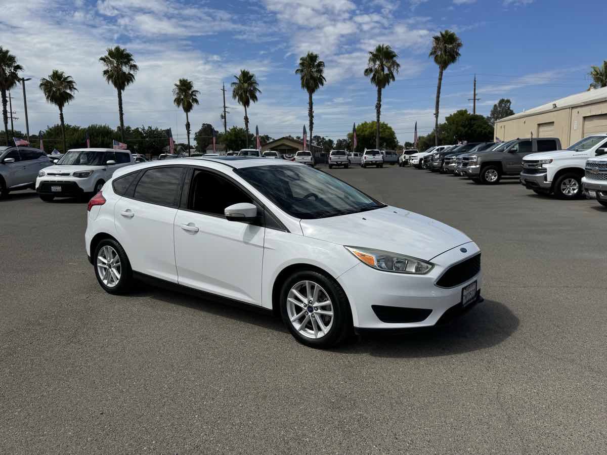 Used 2015 Ford Focus SE FWD image 11