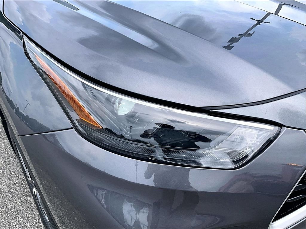 Used 2023 Toyota Highlander XLE AWD/4WD image 34