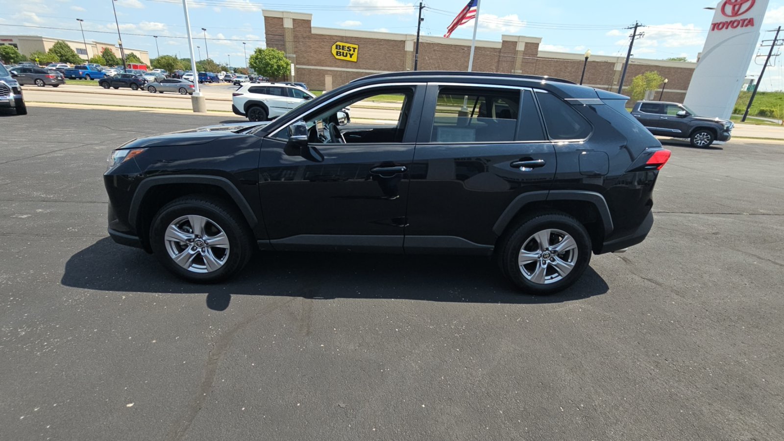 Certified 2025 Toyota RAV4 XLE AWD/4WD image 6