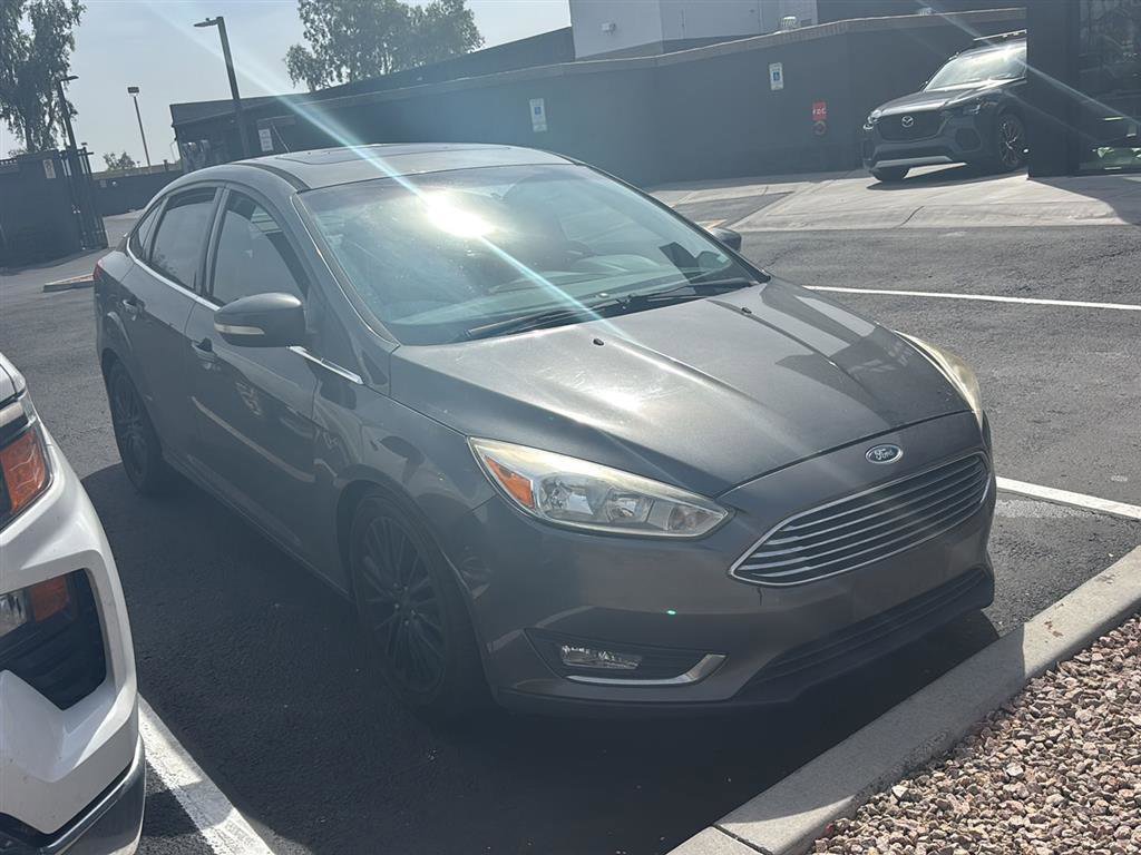 Used 2016 Ford Focus Titanium FWD image 2
