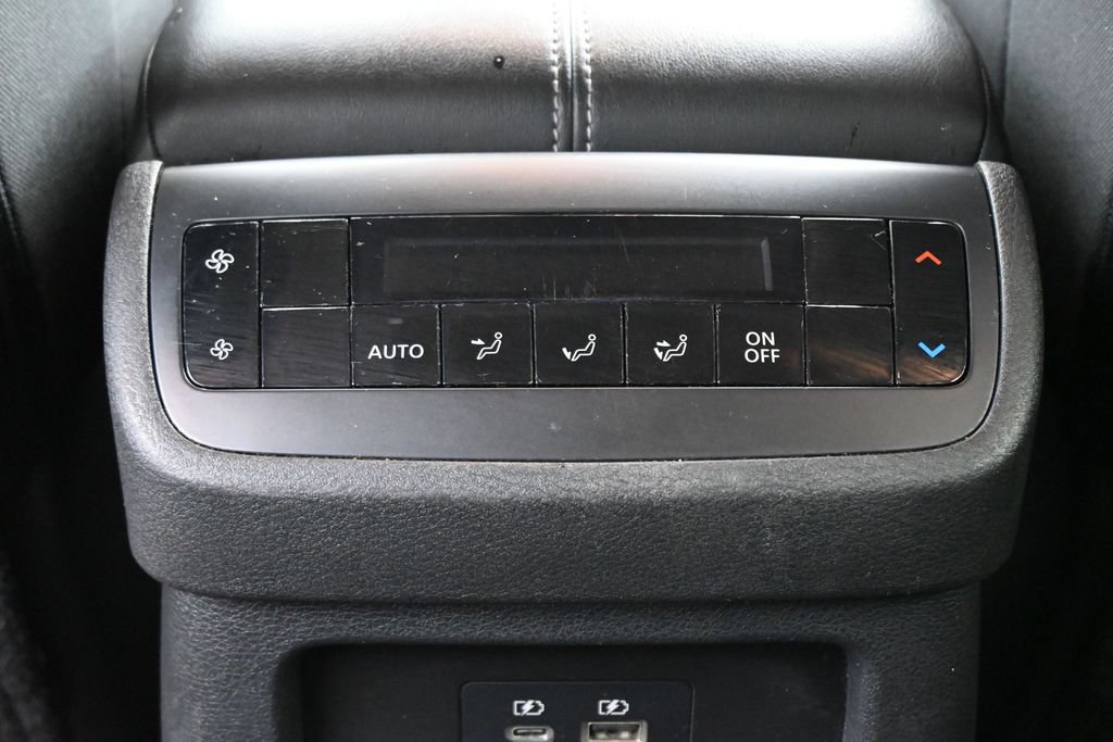 Used 2025 Nissan Pathfinder SV AWD/4WD image 27