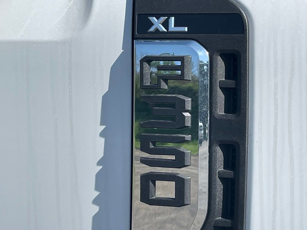New 2026 Ford F350 XL w/ XL Off-Road Package AWD/4WD image 11