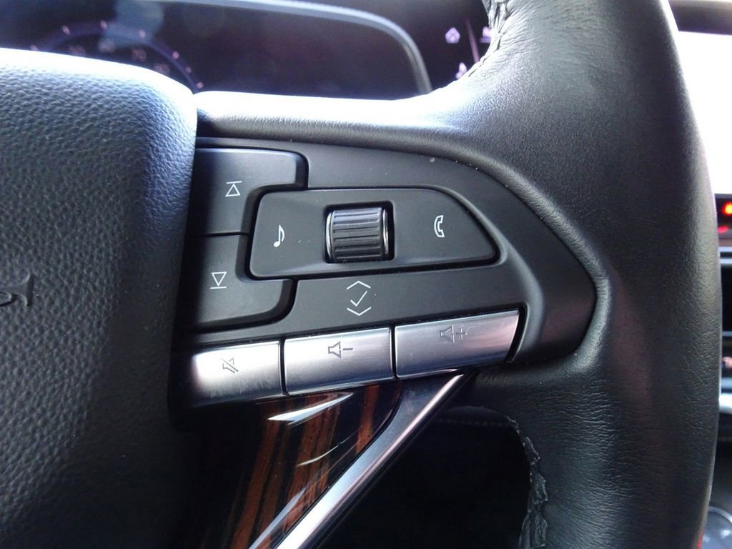 Certified 2024 Cadillac Escalade ESV Premium Luxury image 24