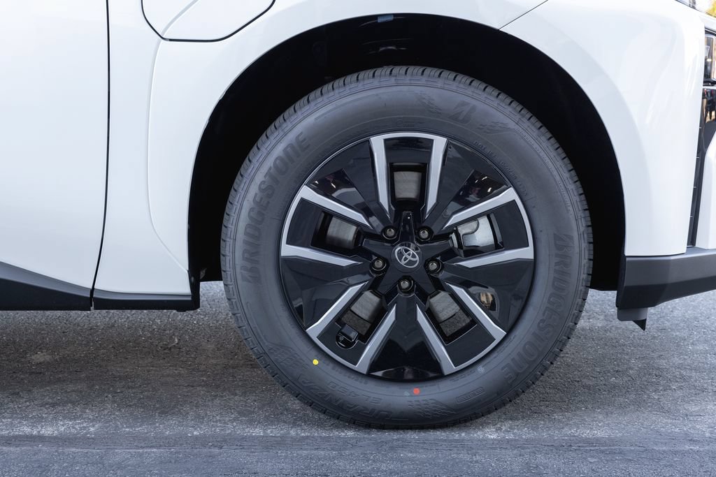 New 2026 Toyota bZ FWD image 4