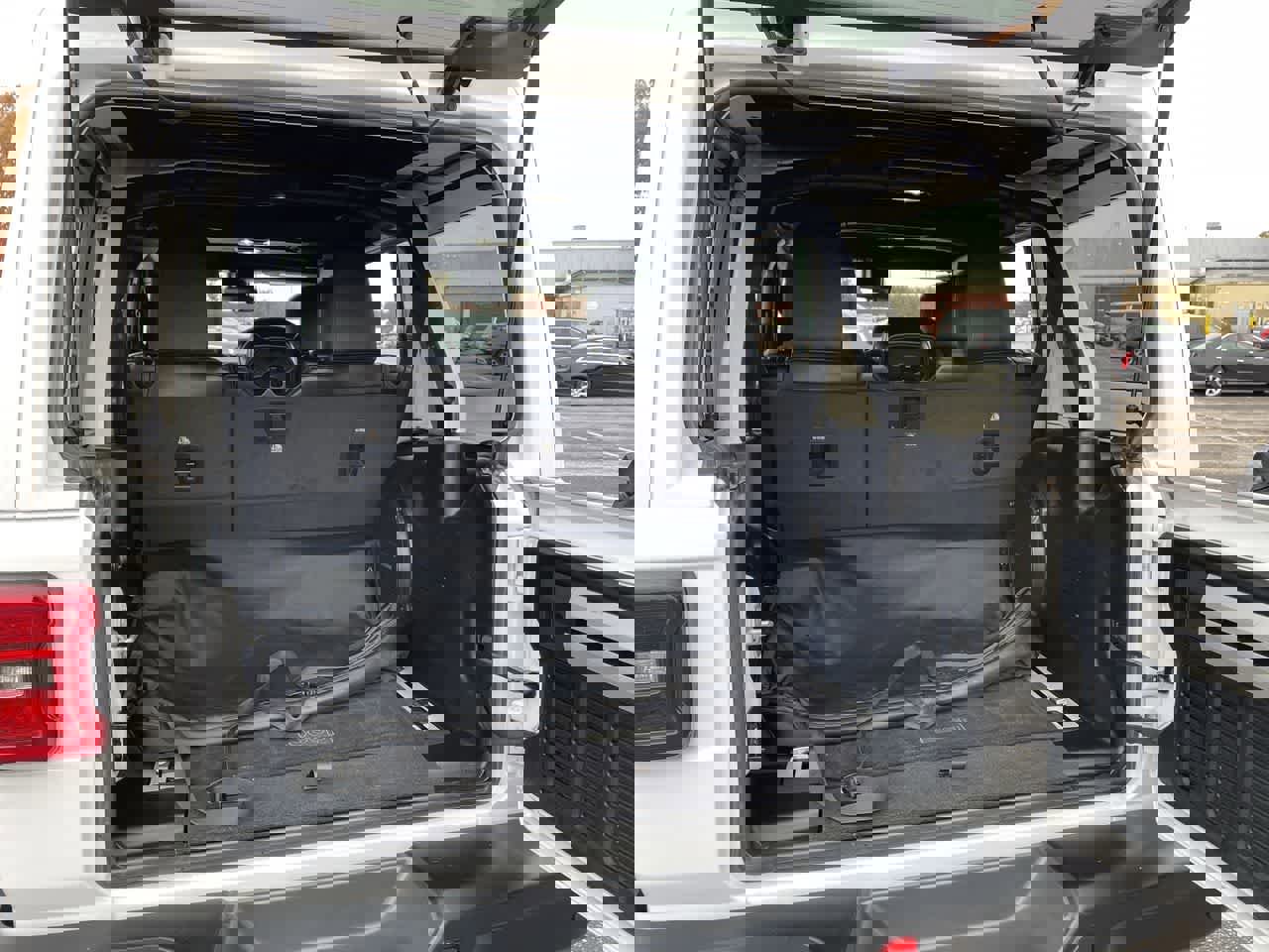 Used 2021 Jeep Wrangler Unlimited Rubicon w/ Trailer Tow Package image 17