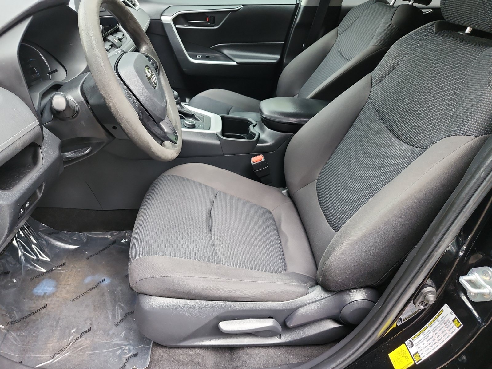 Used 2023 Toyota RAV4 LE AWD/4WD image 9