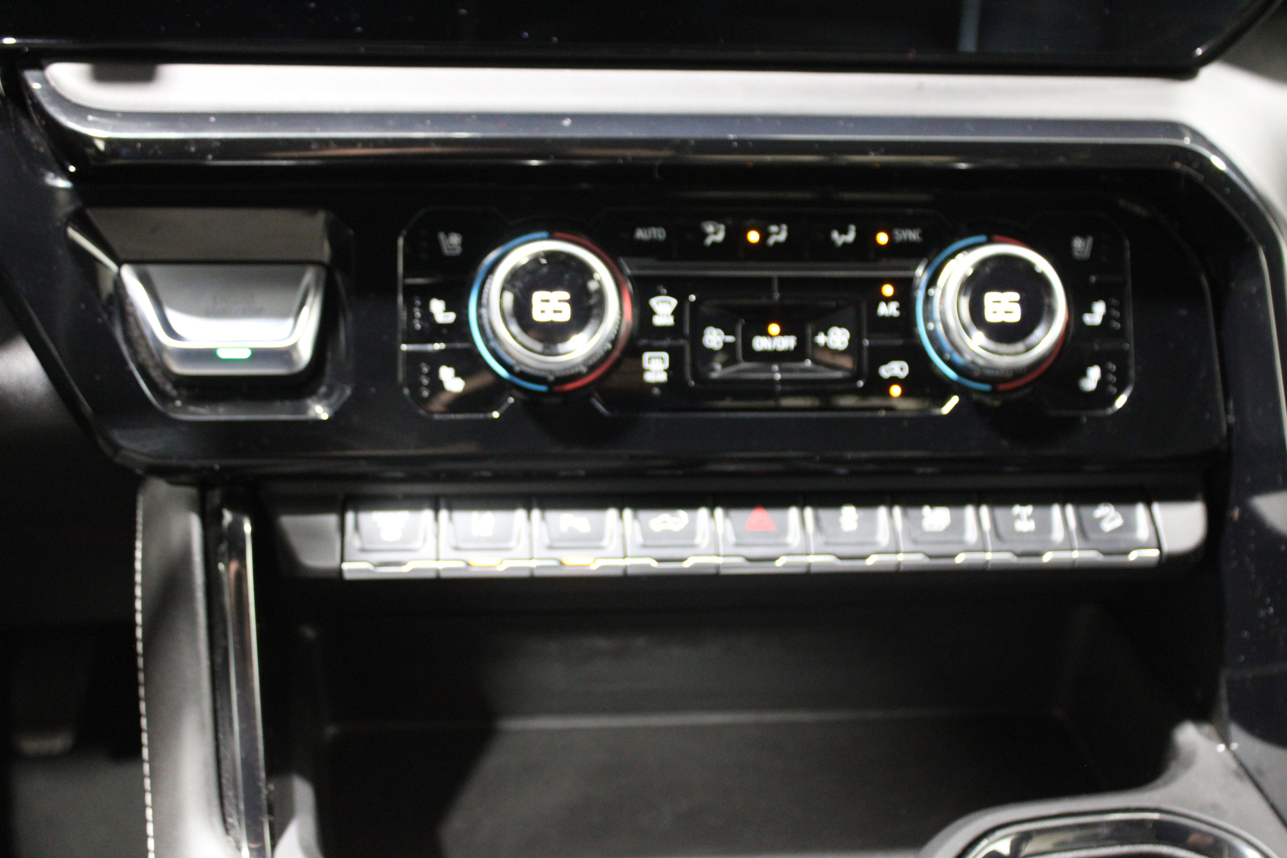 Used 2025 GMC Sierra 2500 AT4X w/ AT4X AEV Edition image 24