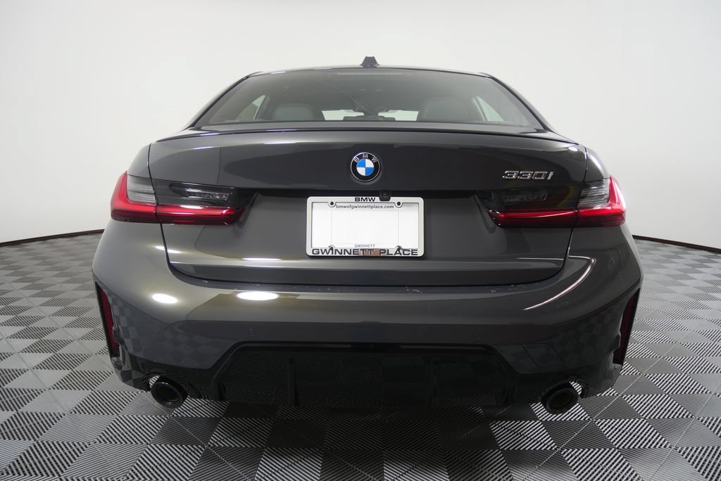Used 2026 BMW 330i Sedan w/ M Sport Package RWD image 4