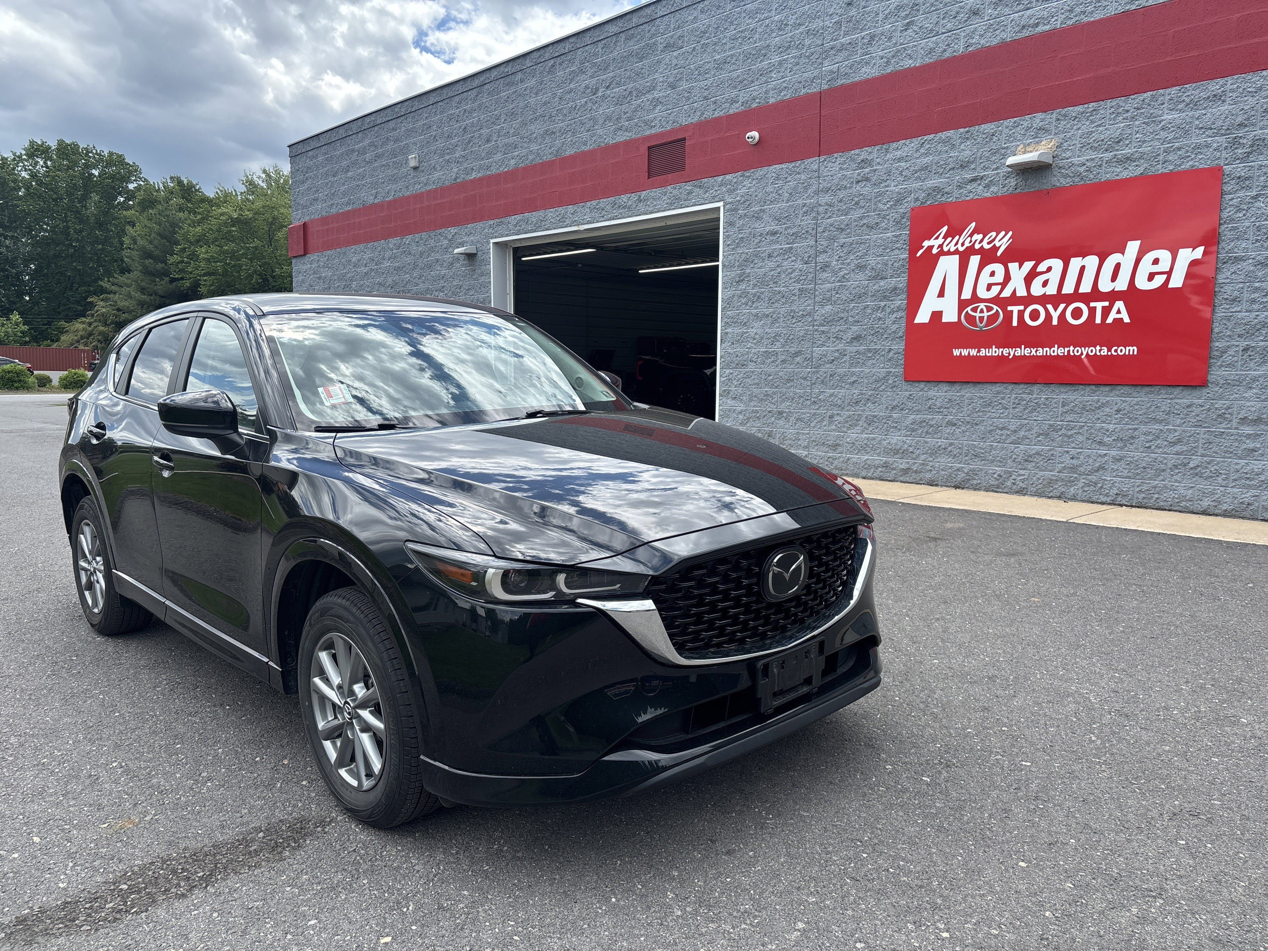 Used 2025 MAZDA CX-5 AWD 2.5 S w/ Preferred Package image 1