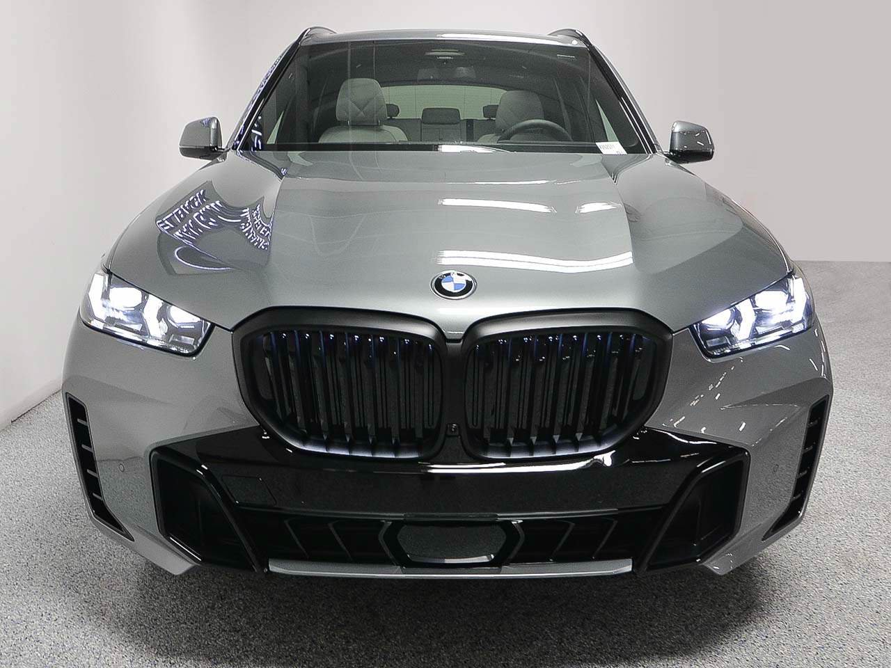 Used 2026 BMW X5 sDrive40i w/ M Sport Package RWD image 2
