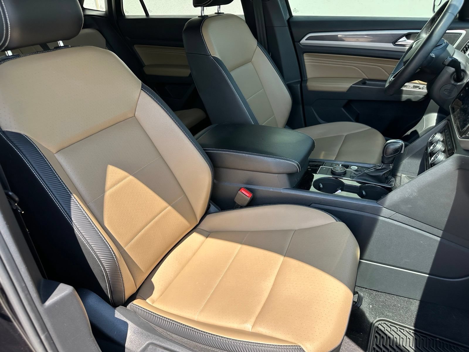 Used 2022 Volkswagen Atlas Cross Sport SE AWD/4WD image 16