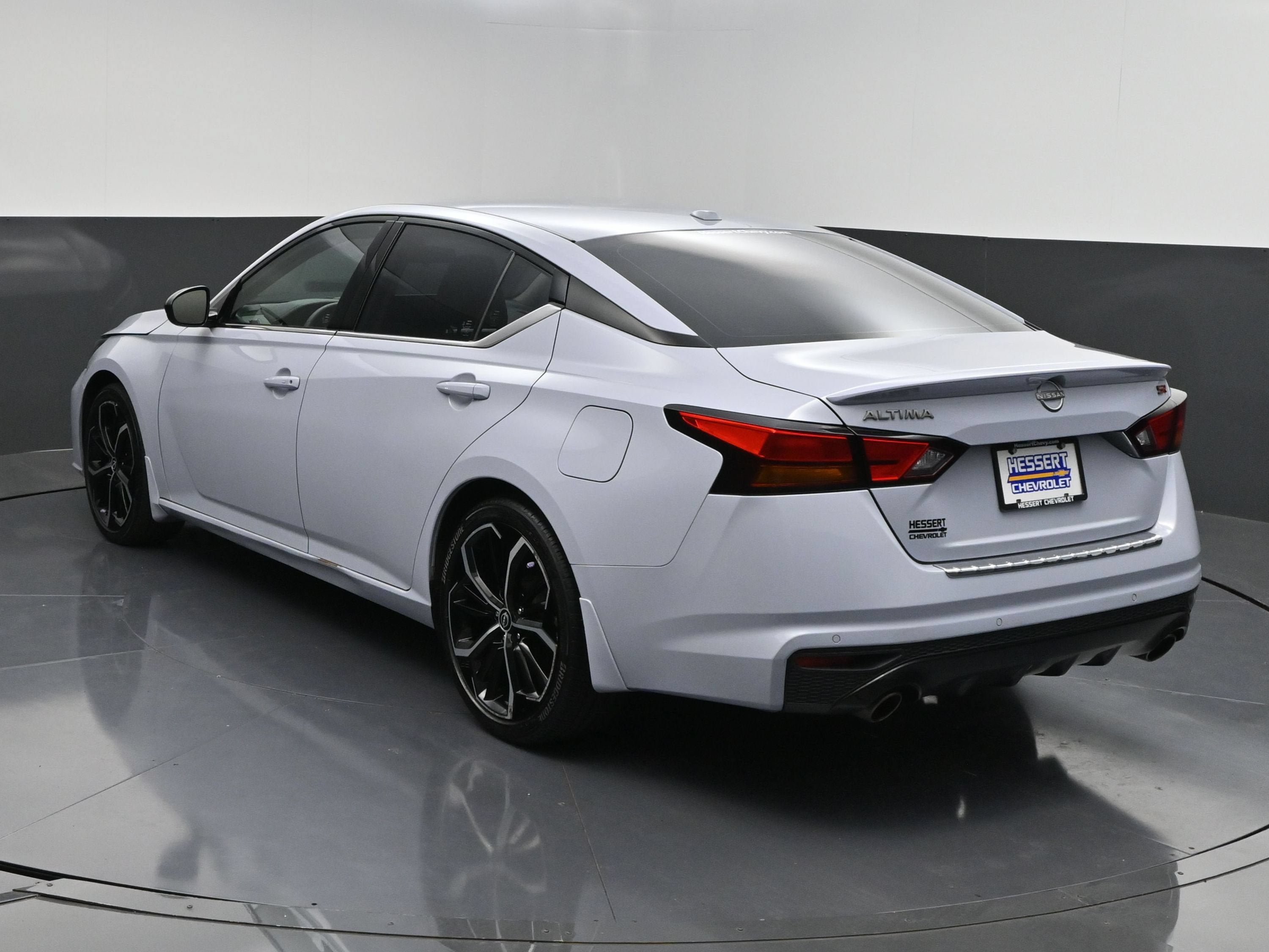 Used 2023 Nissan Altima 2.5 SR w/ SR Premium Package FWD image 6
