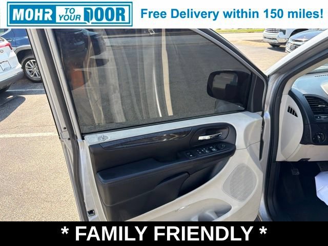 Used 2018 Dodge Grand Caravan SE w/ UConnect Hands-Free Group FWD image 12