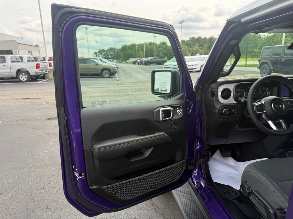 New 2026 Jeep Wrangler Unlimited Sahara w/ Whitecap Package AWD/4WD image 12