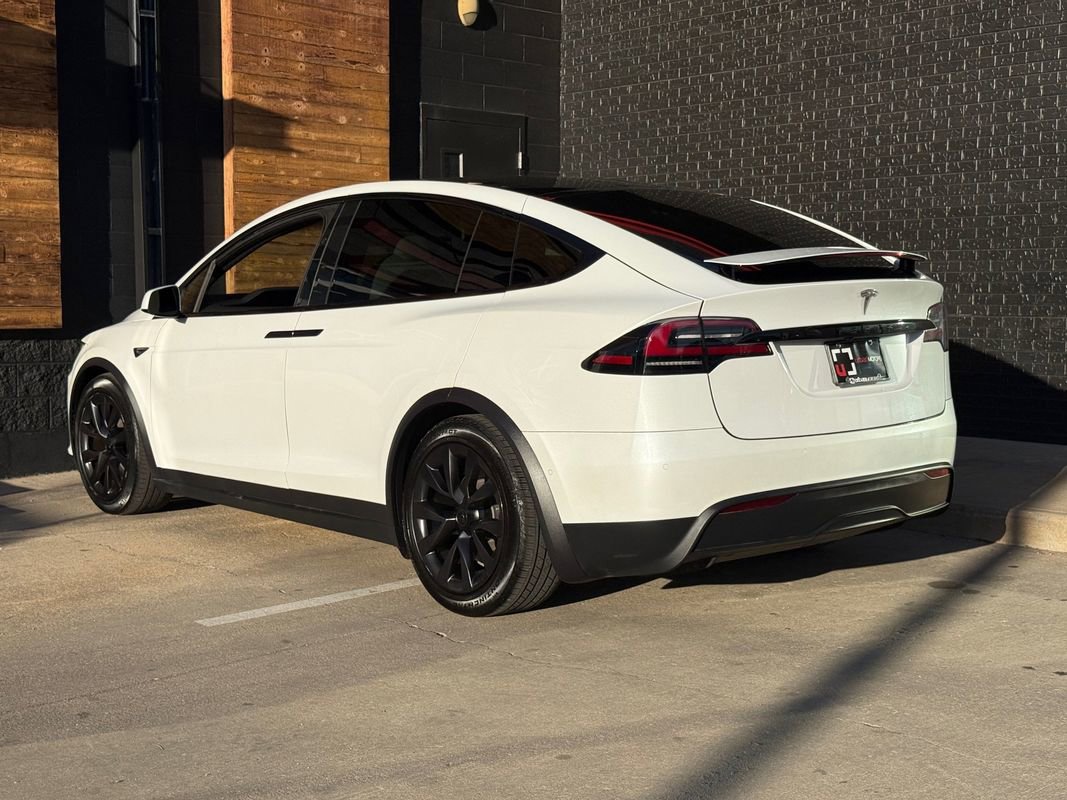 Used 2022 Tesla Model X image 4
