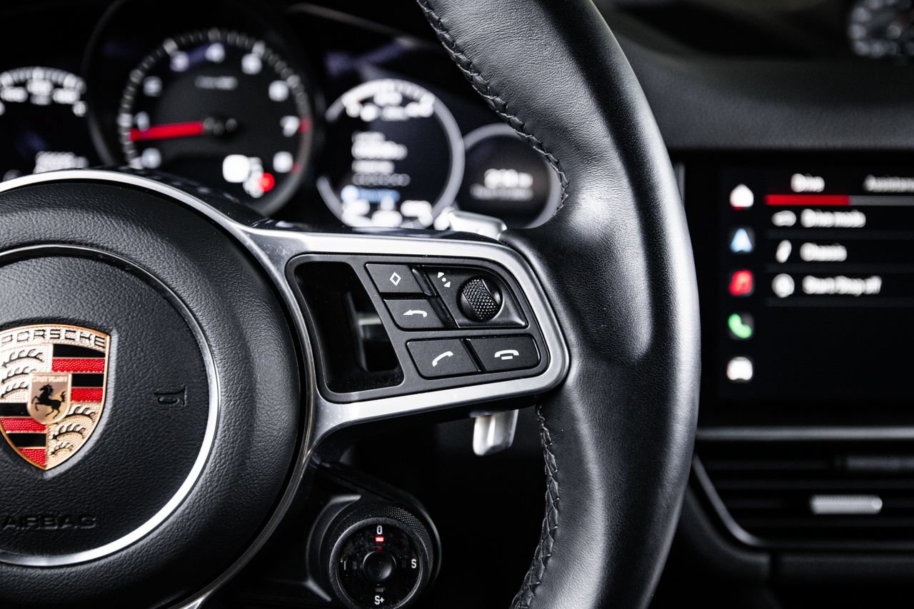 Certified 2023 Porsche Cayenne Coupe AWD/4WD image 16