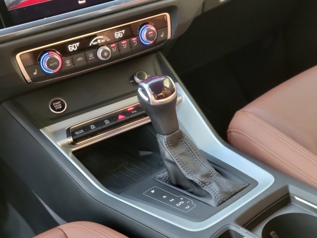 Used 2024 Audi Q3 2.0T Premium image 26