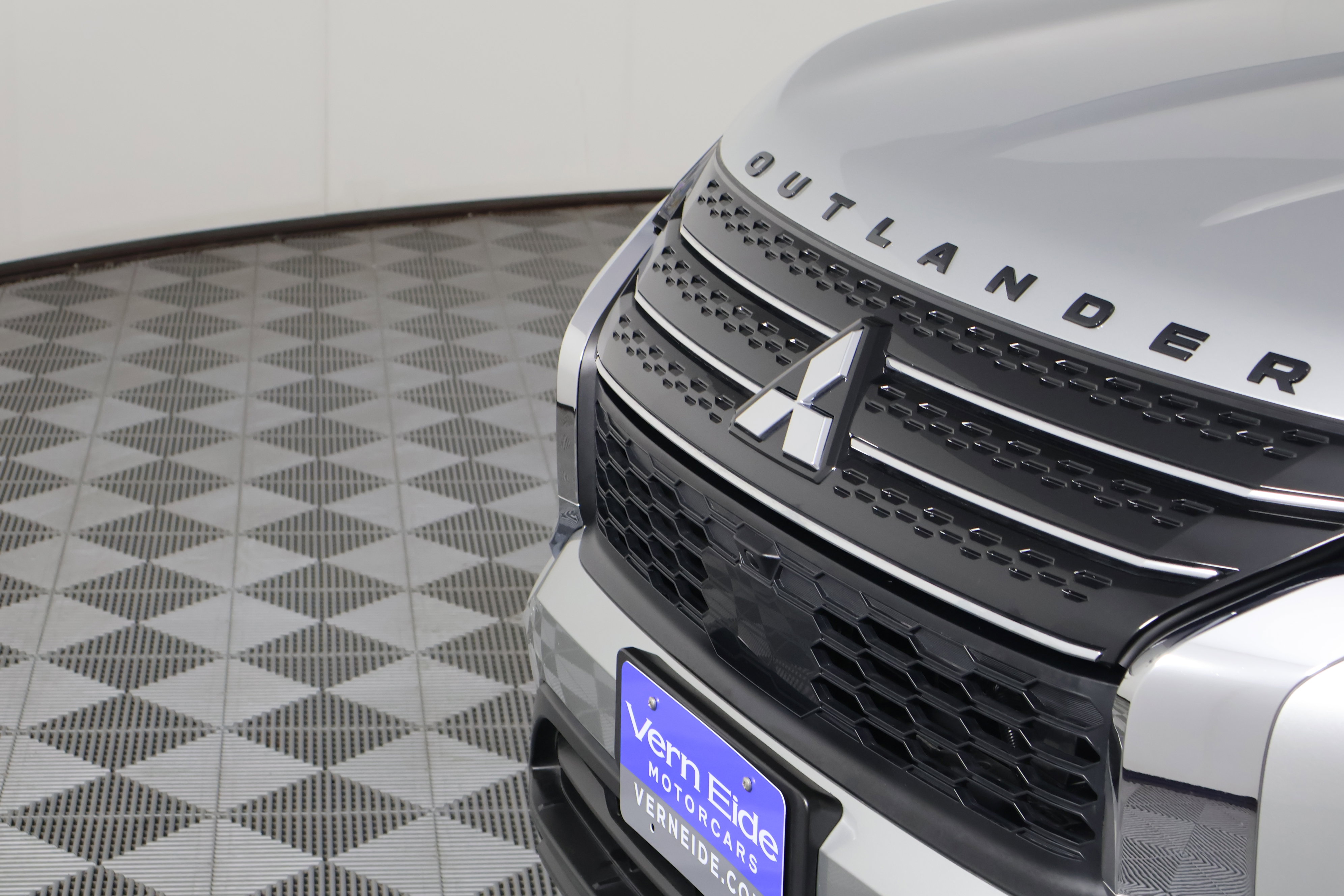 Used 2024 Mitsubishi Outlander ES image 11