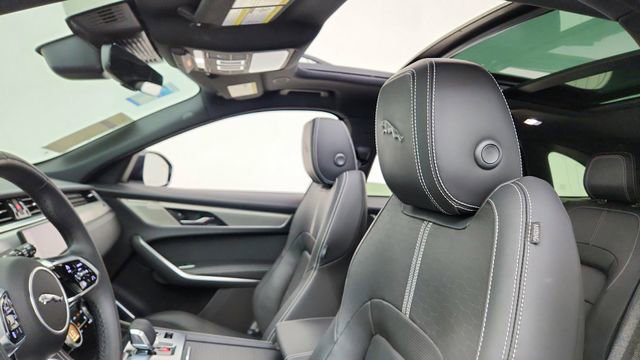 Used 2025 Jaguar F-PACE R-Dynamic S image 31