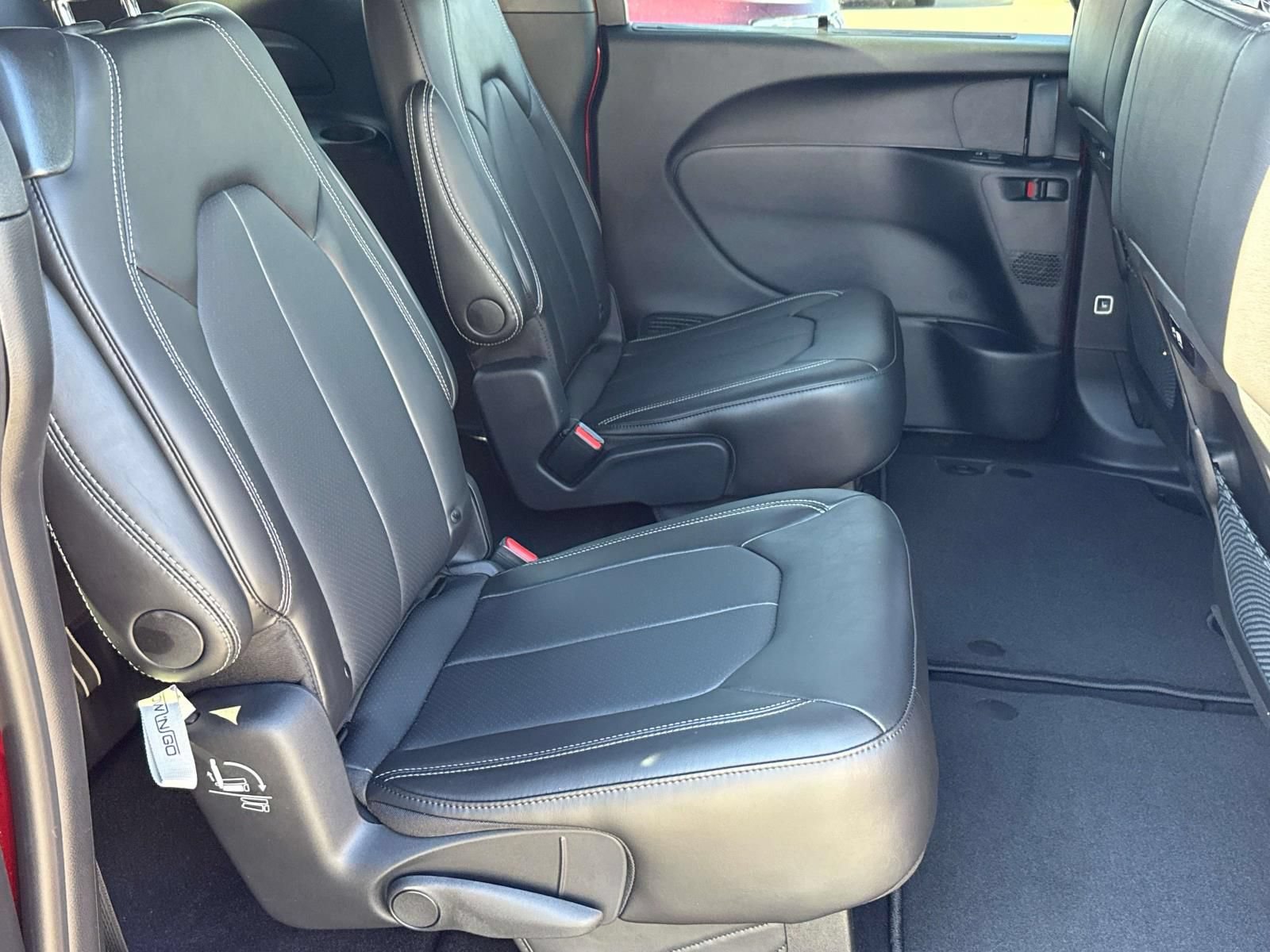 New 2026 Chrysler Pacifica Select w/ S Appearance Package FWD image 29