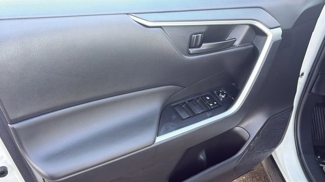 Used 2023 Toyota RAV4 LE image 19