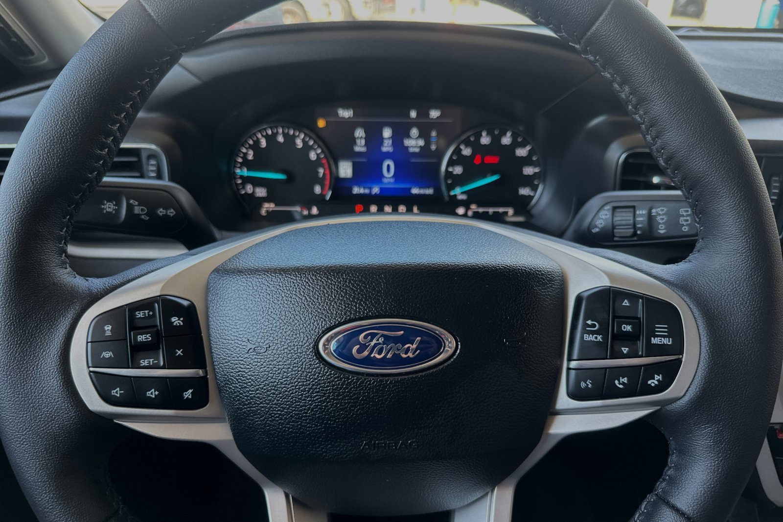 New 2024 Ford Explorer XLT w/ Equipment Group 202A image 23