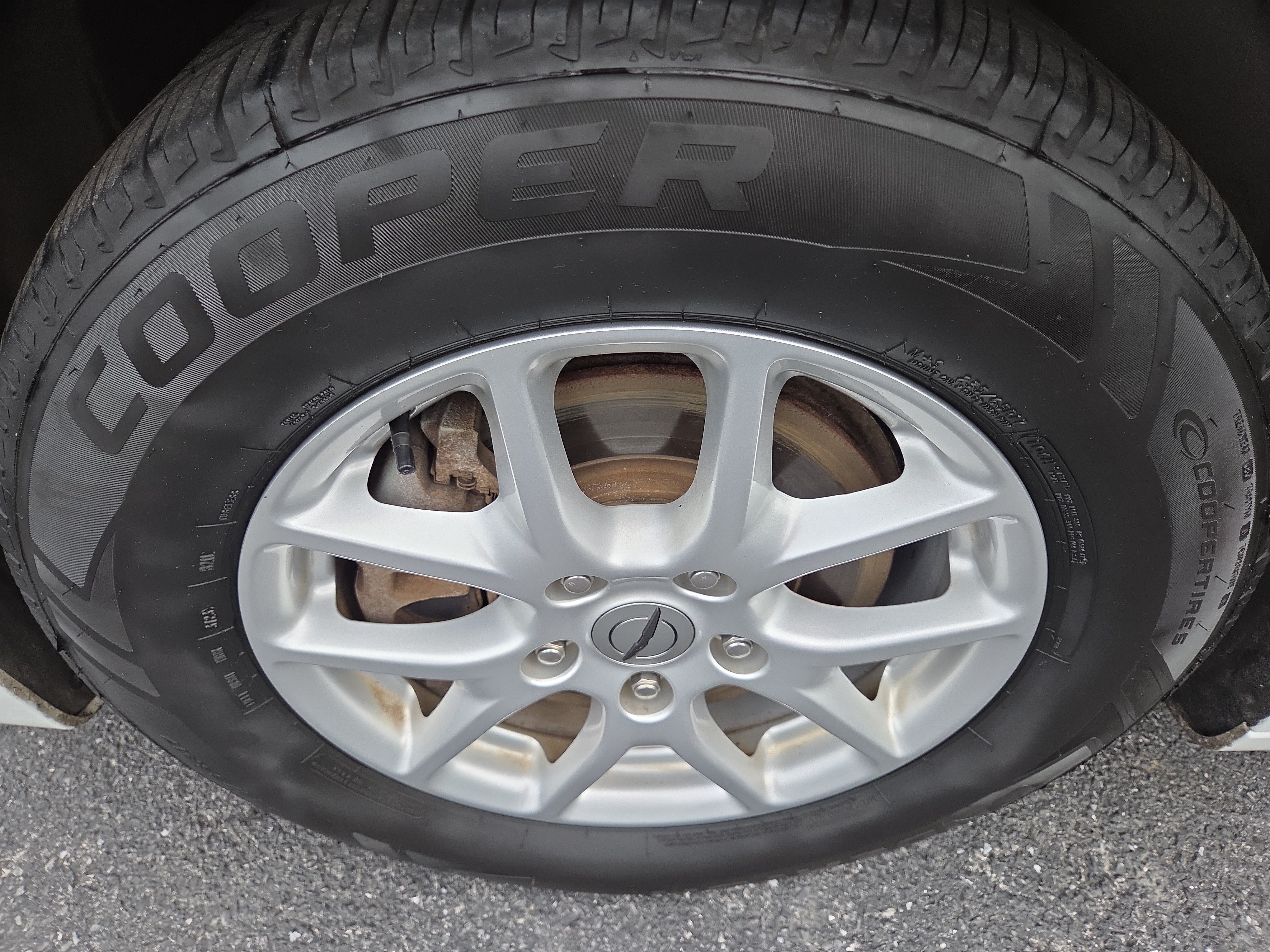 Certified 2022 Chrysler Voyager LX FWD image 13