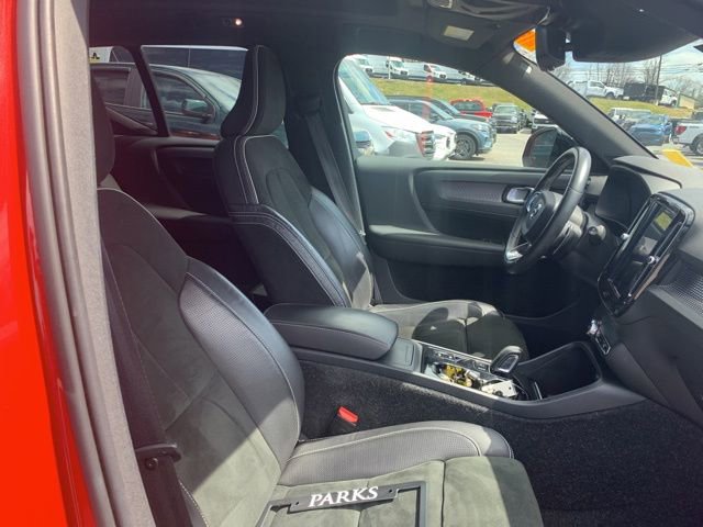 Used 2019 Volvo XC40 T5 R-Design image 15