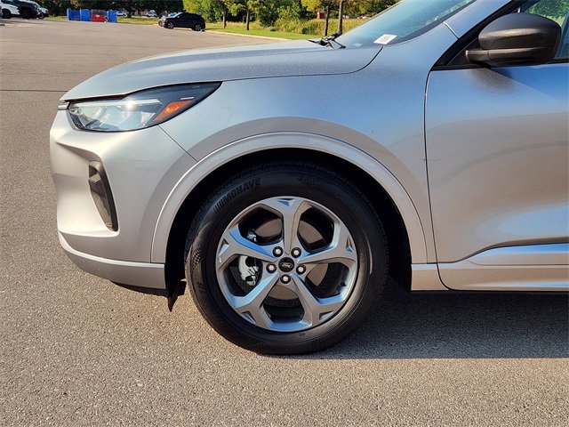 Used 2024 Ford Escape ST-Line image 8
